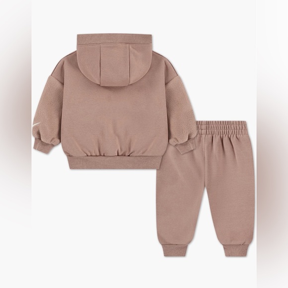 Nike Cozy and Comfort Hoodie and Joggers - Picture 2 of 5